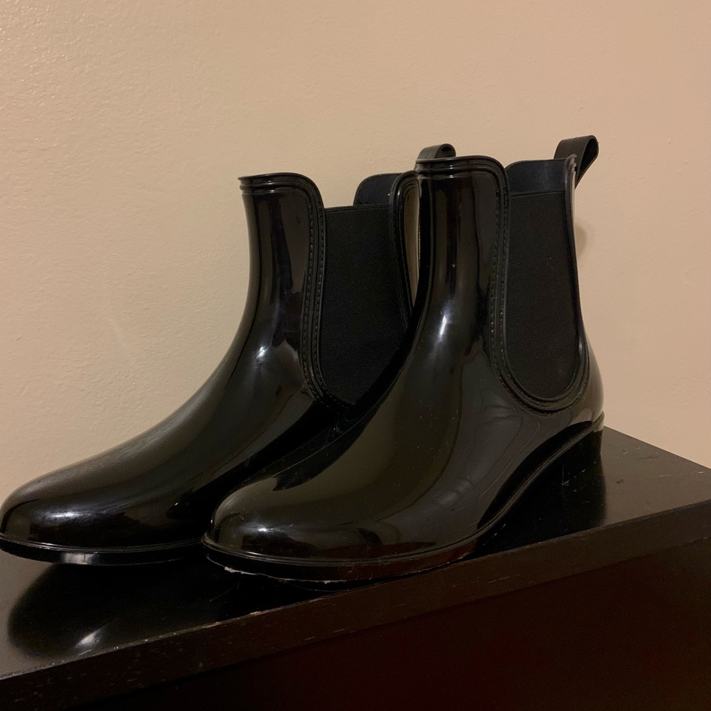 JUST FAB Ankle Rainboot SIZE 8